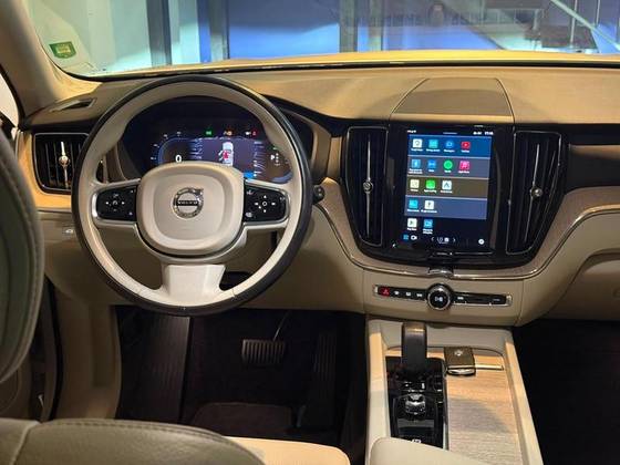 VOLVO XC60 2.0 T8 RECHARGE PLUS AWD GEARTRONIC VOLVO XC60 2.0 T8 RECHARGE PLUS AWD GEARTRONIC
